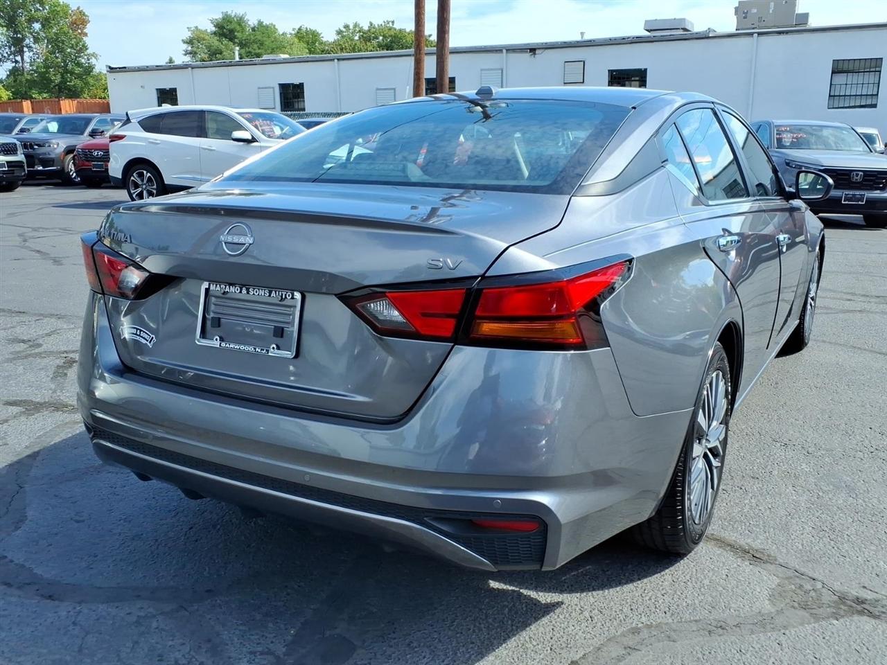 Nissan Altima 2.5 SV Sedan 2024