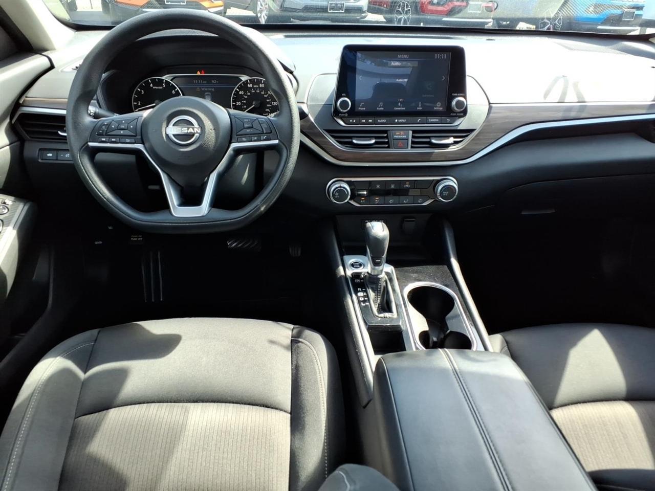 Nissan Altima 2.5 SV Sedan 2024