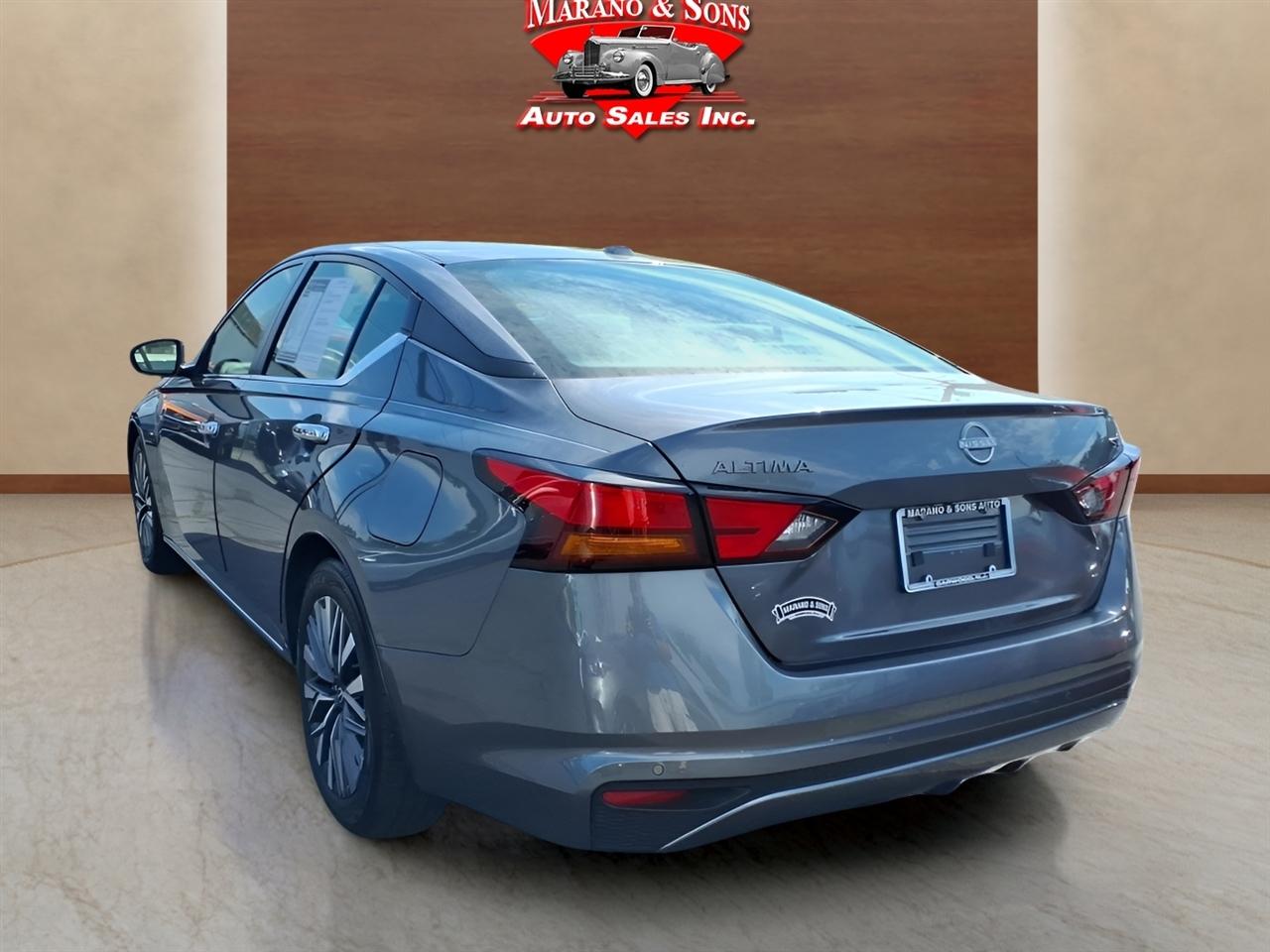 Nissan Altima 2.5 SV Sedan 2024