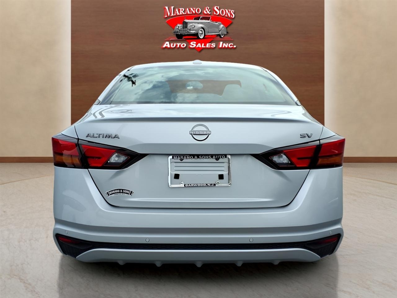 Nissan Altima 2.5 SV Sedan 2024