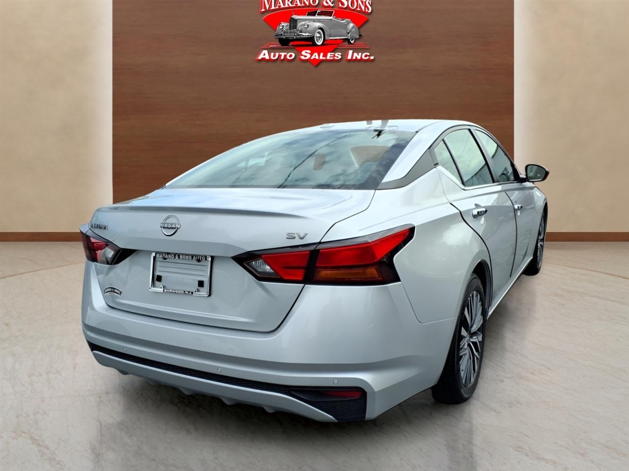 Nissan Altima 2.5 SV Sedan 2024
