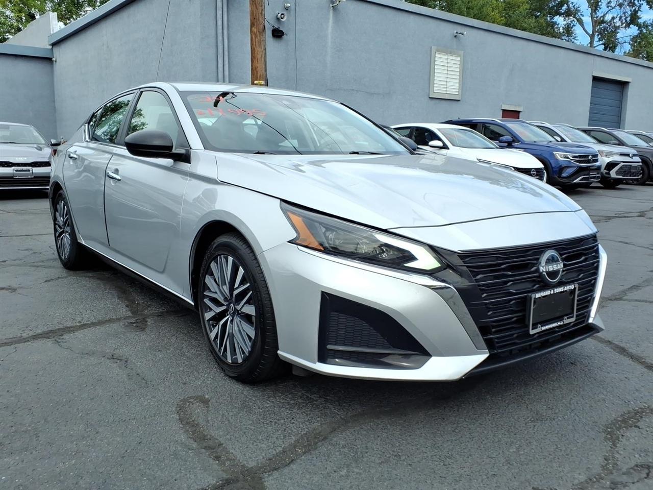Nissan Altima 2.5 SV Sedan 2024