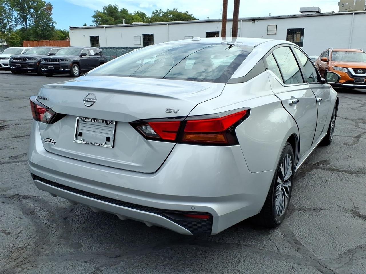 Nissan Altima 2.5 SV Sedan 2024
