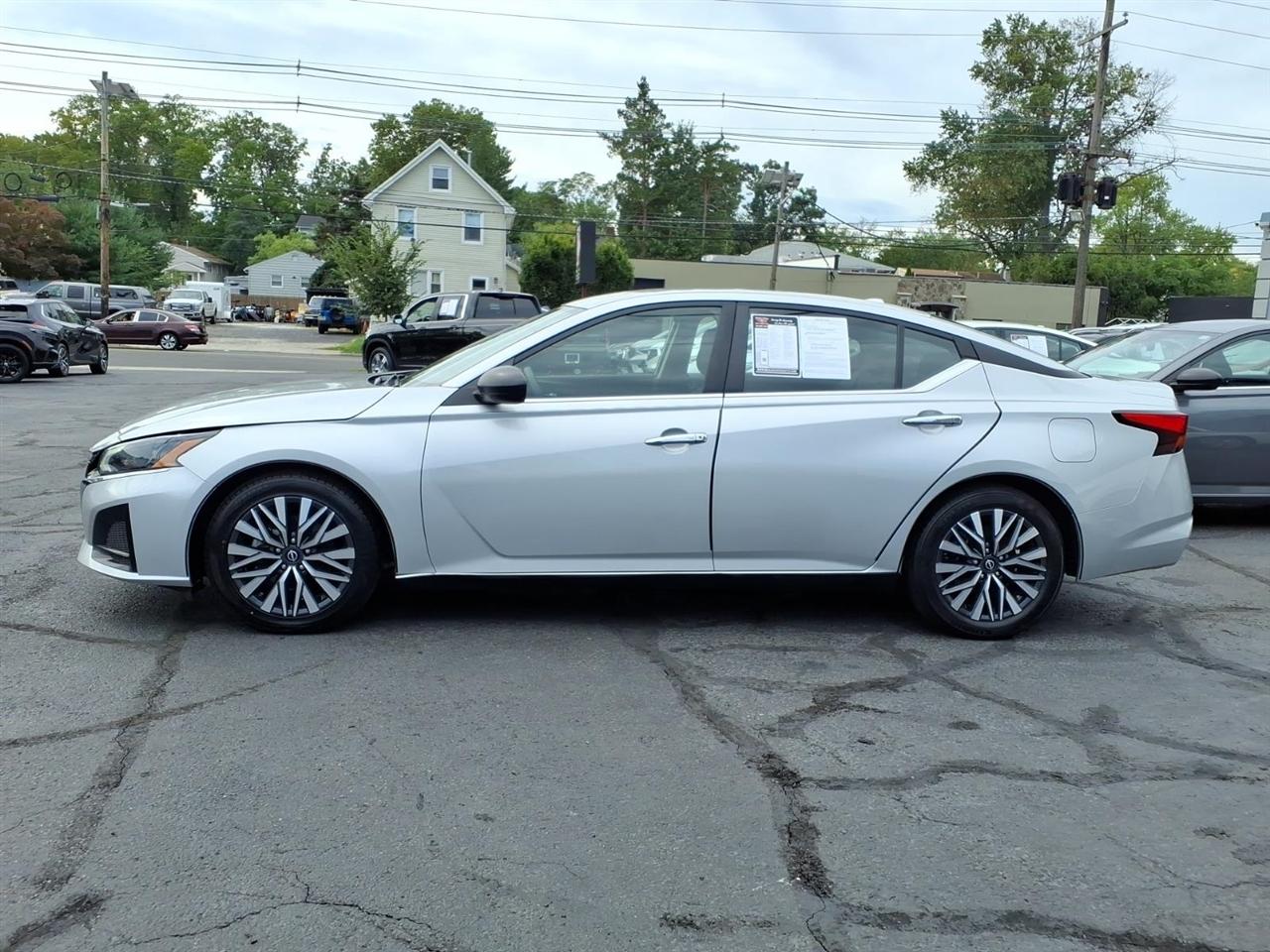 Nissan Altima 2.5 SV Sedan 2024