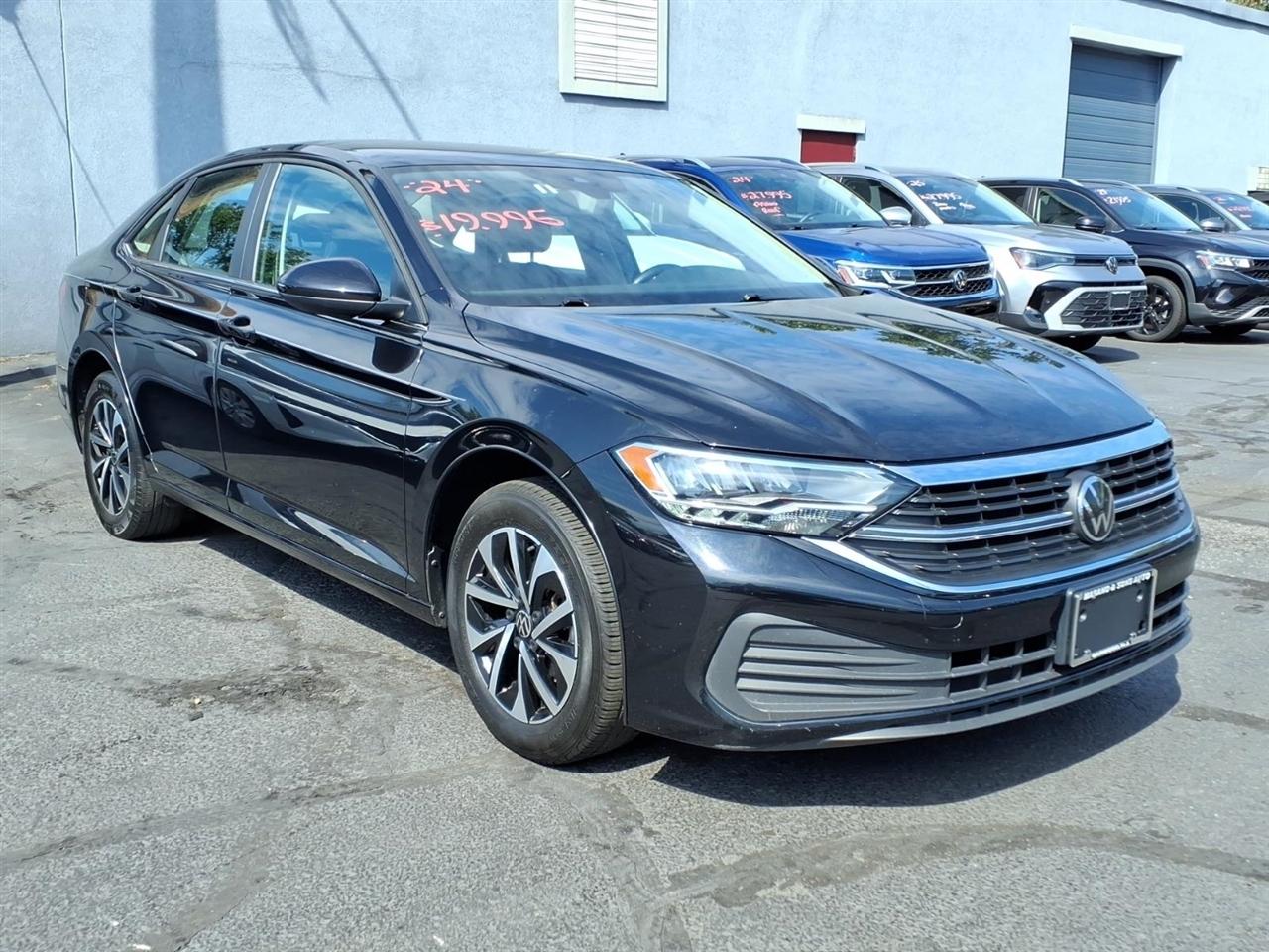 Volkswagen Jetta S Auto 2024