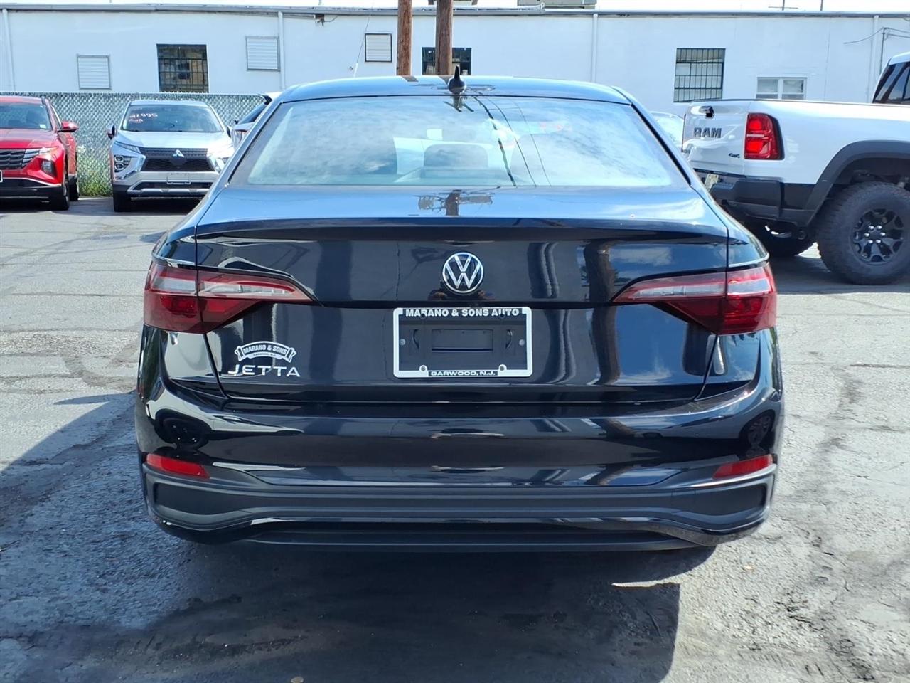 Volkswagen Jetta S Auto 2024
