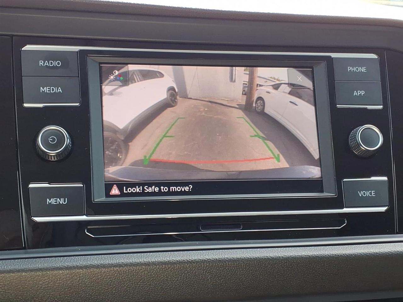 Volkswagen Jetta S Auto 2024