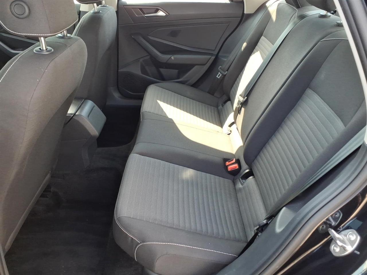 Volkswagen Jetta S Auto 2024