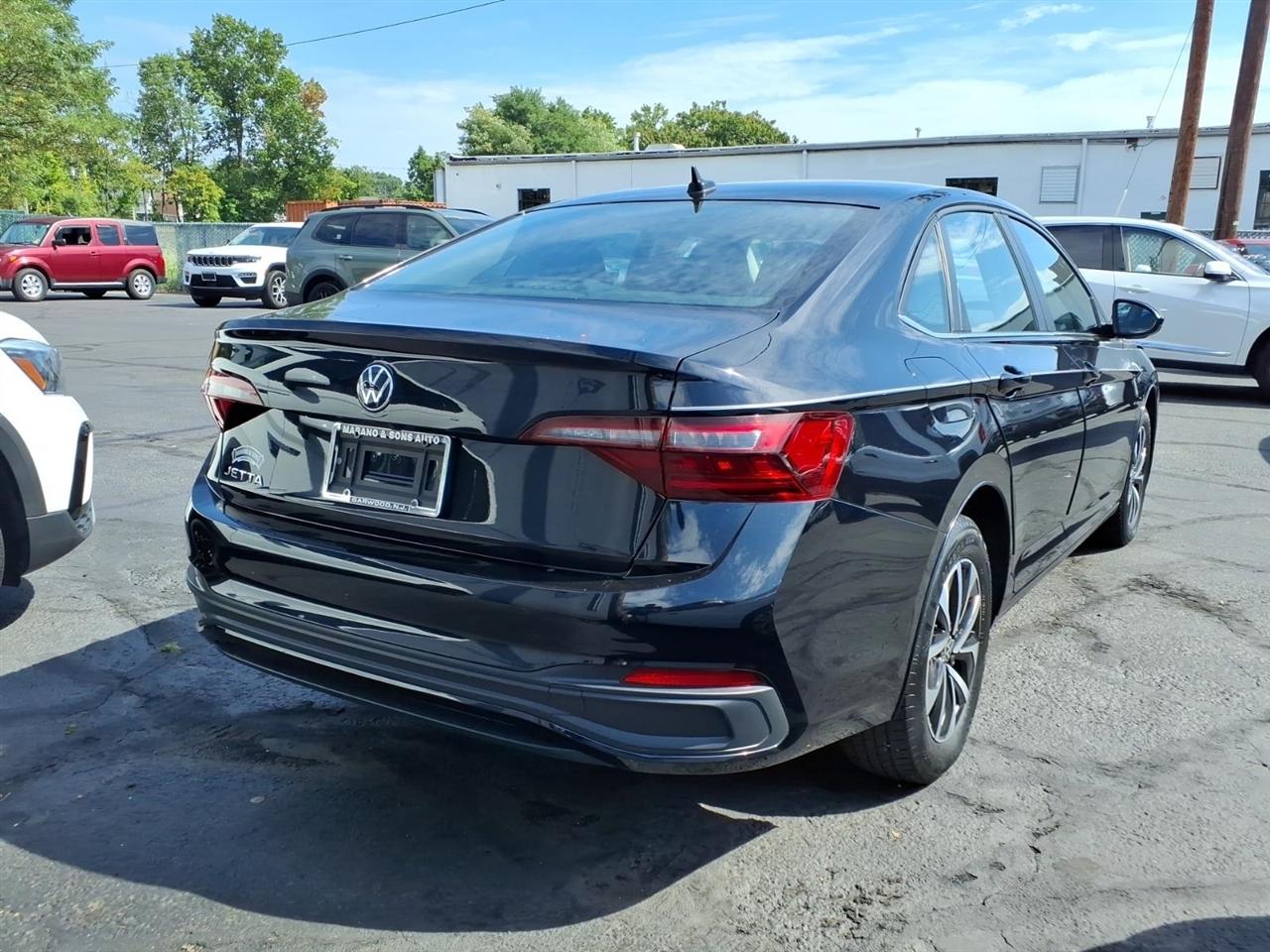 Volkswagen Jetta S Auto 2024