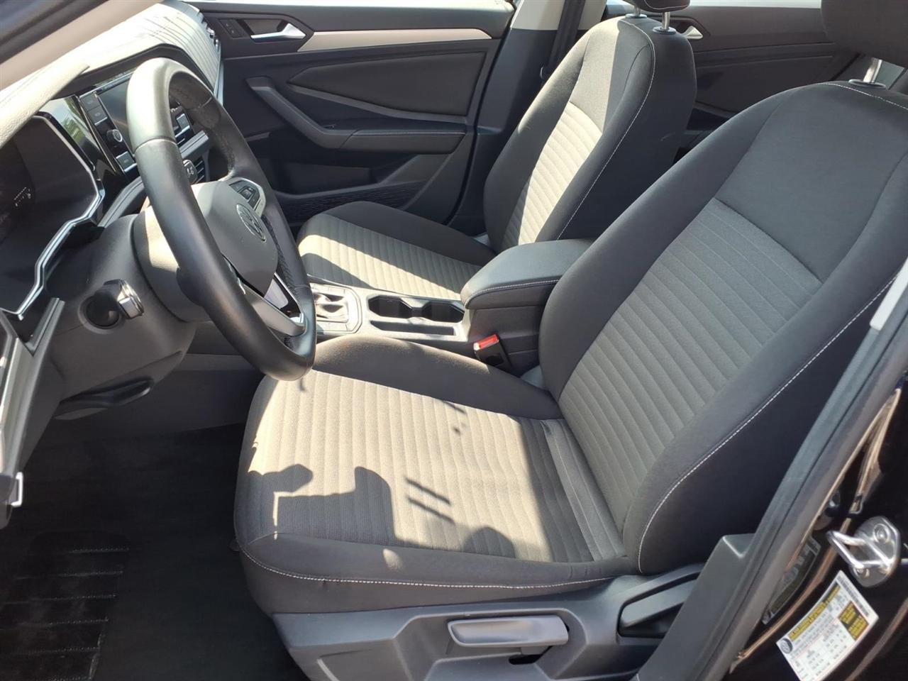 Volkswagen Jetta S Auto 2024