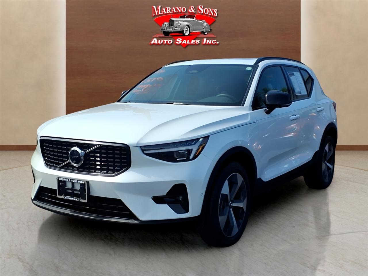 2026 Volvo XC40 B5 AWD Plus