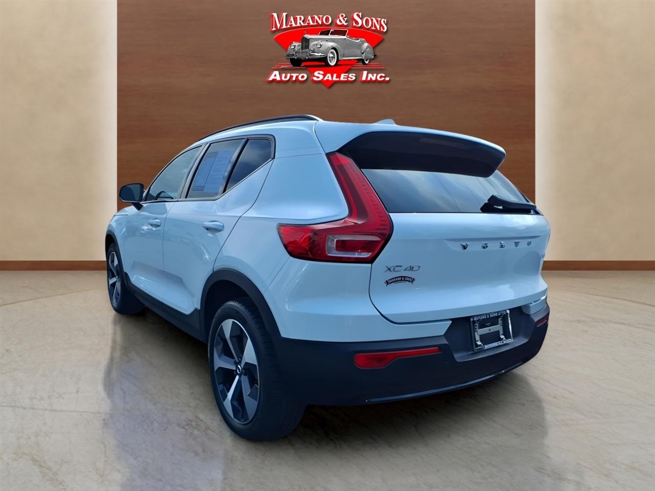 Volvo XC40 B5 AWD Plus 2026