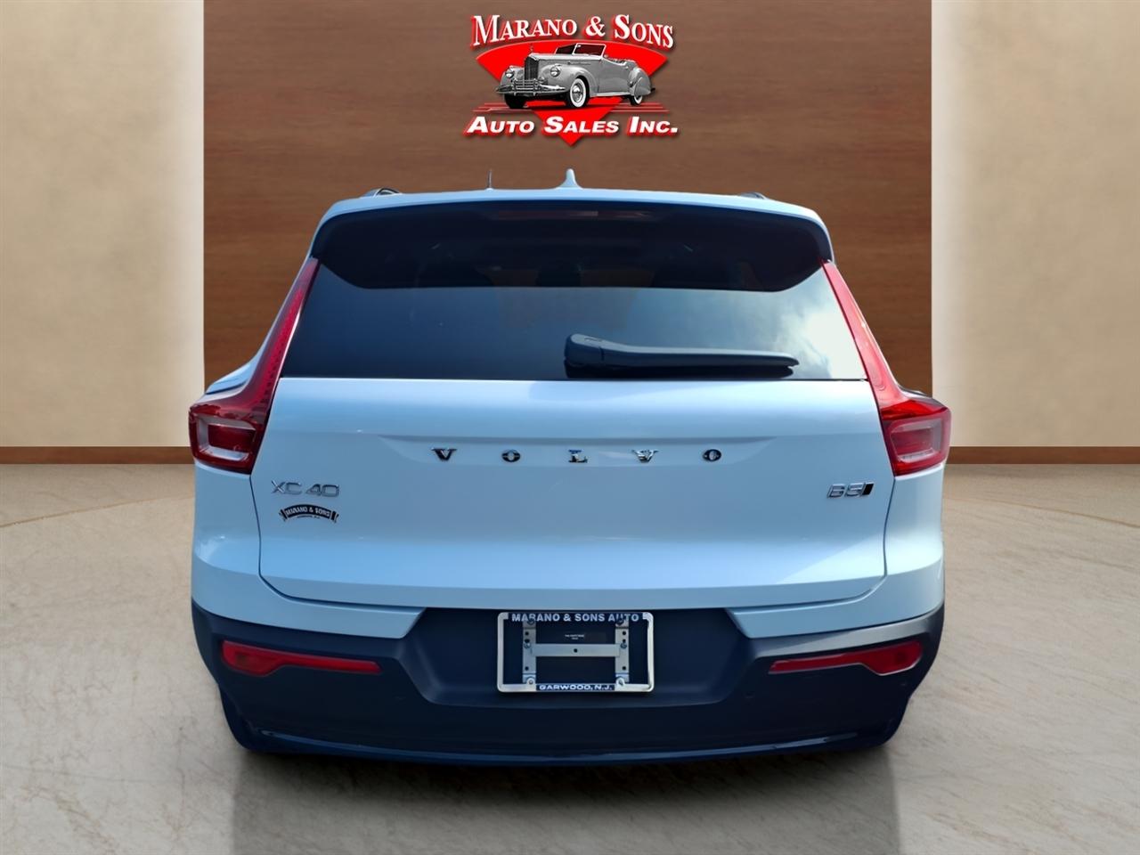 Volvo XC40 B5 AWD Plus 2026