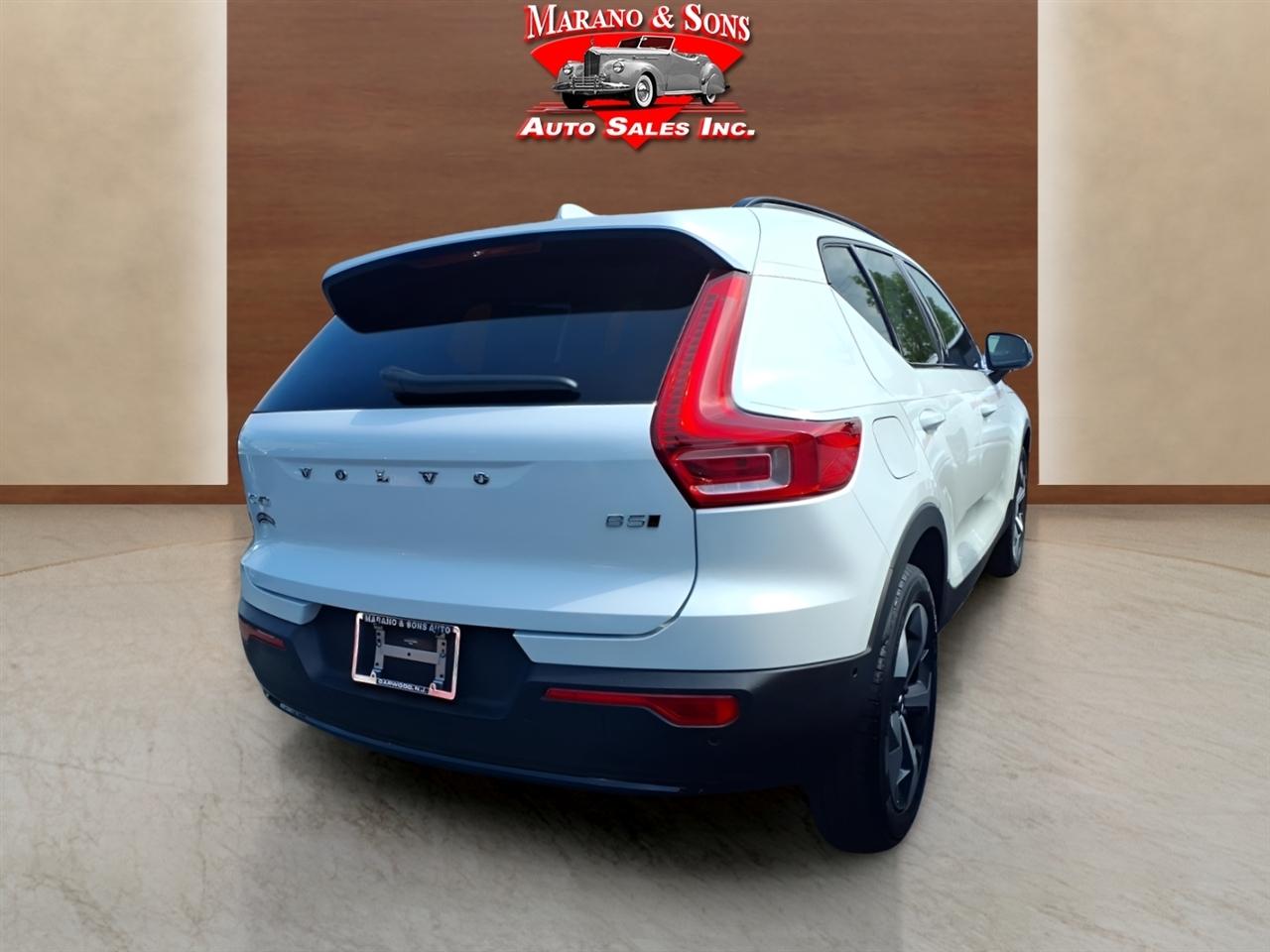 Volvo XC40 B5 AWD Plus 2026