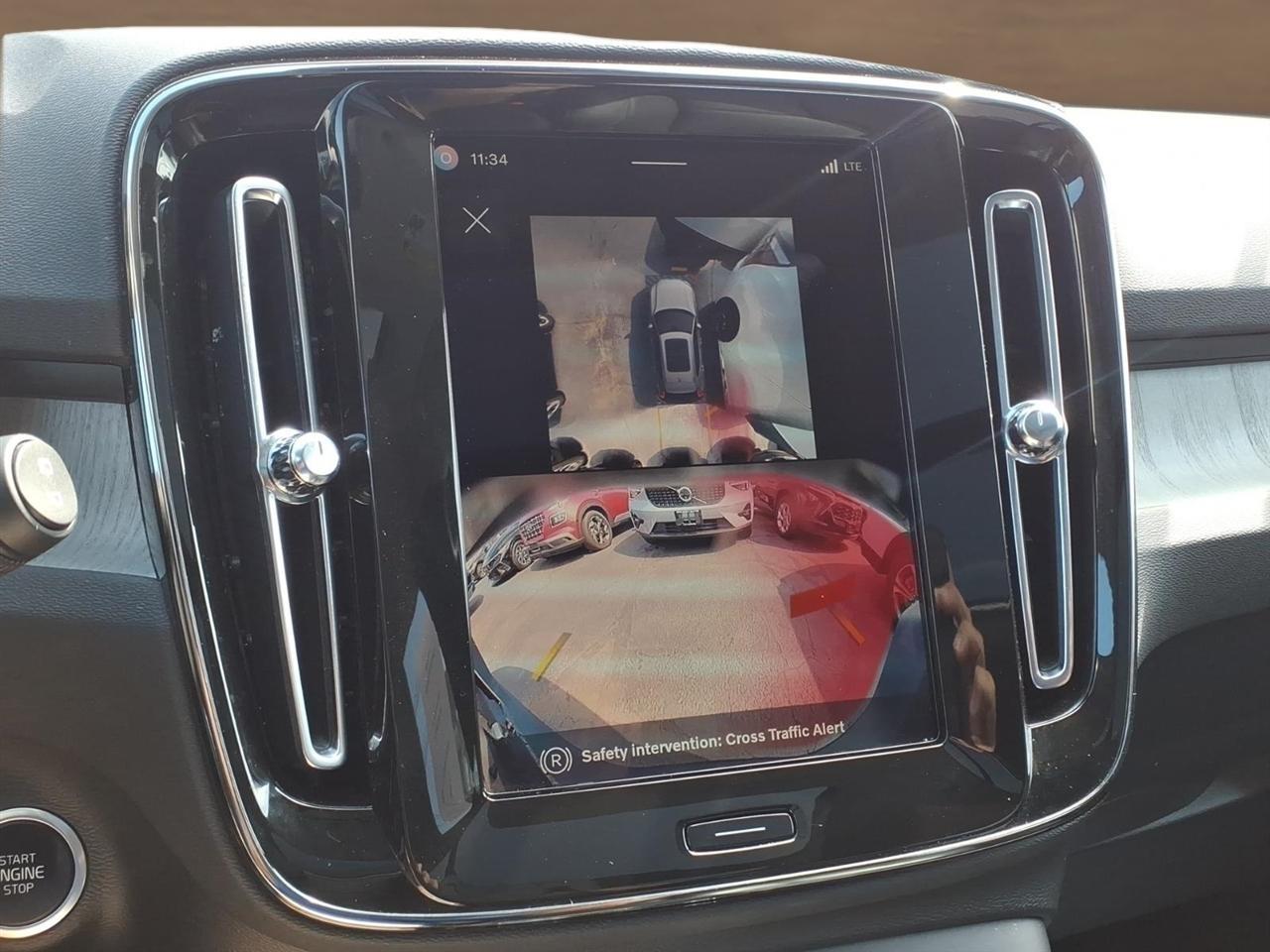 Volvo XC40 B5 AWD Plus 2026