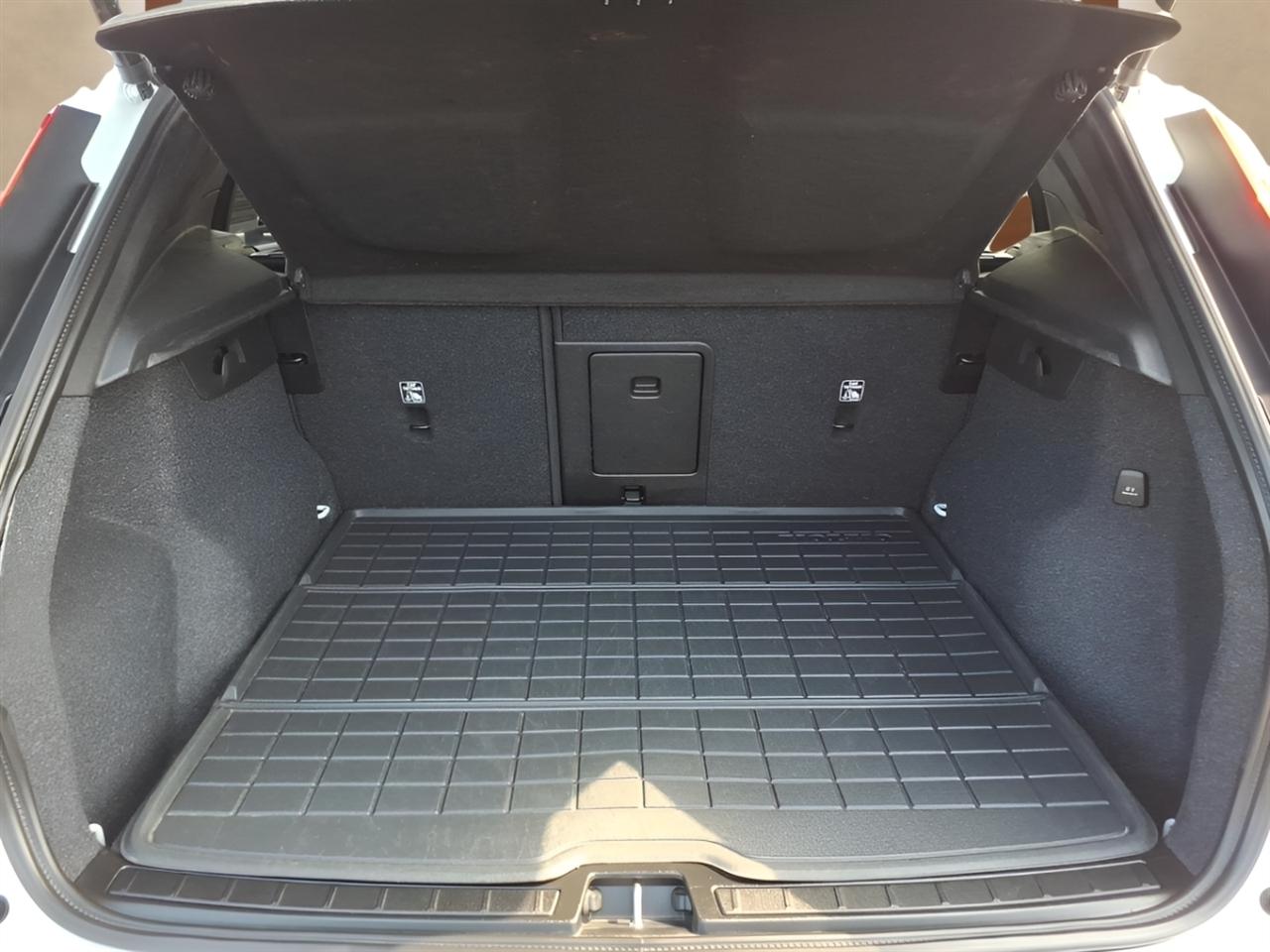 Volvo XC40 B5 AWD Plus 2026