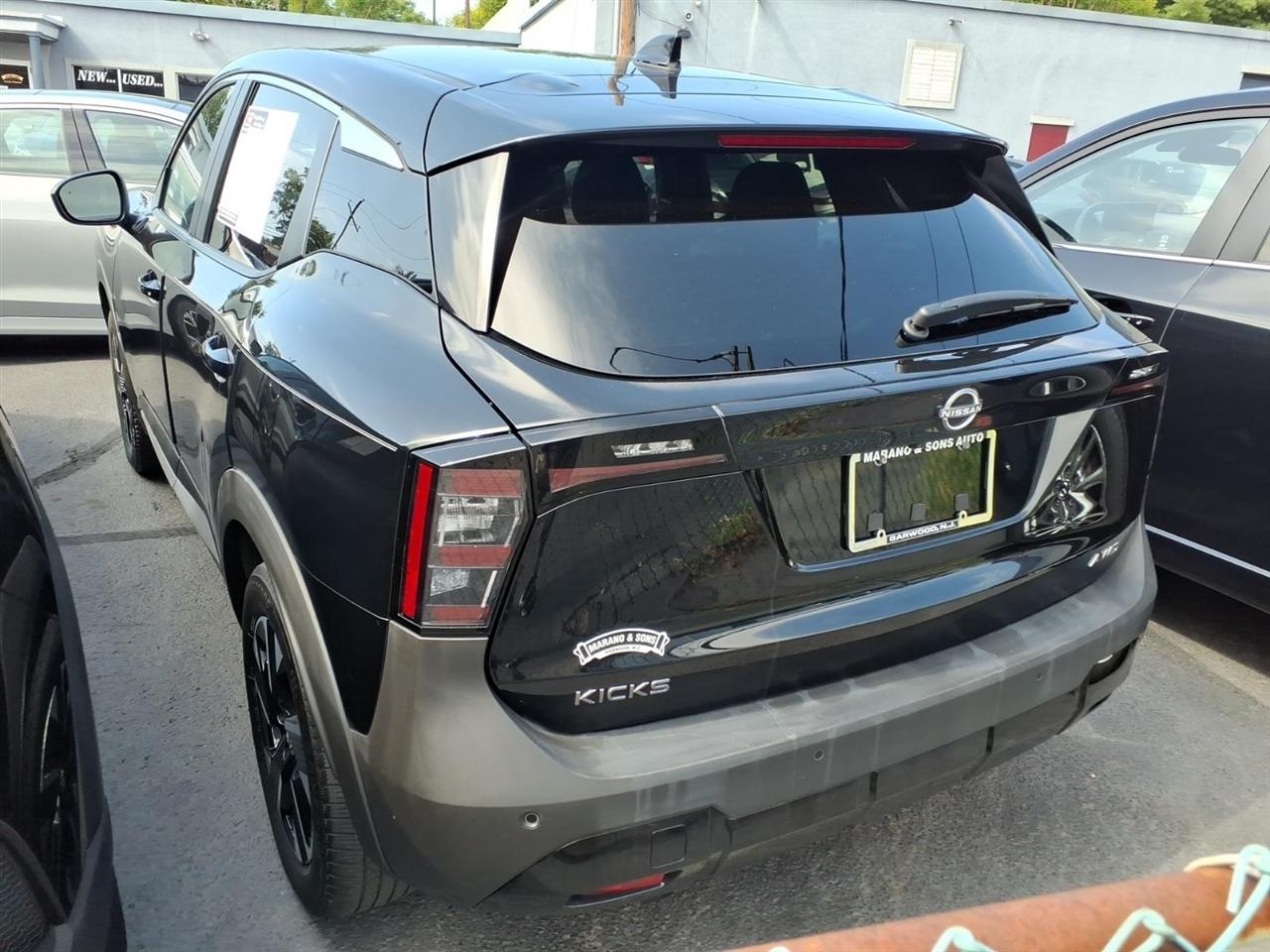 Nissan Kicks SV AWD 2025