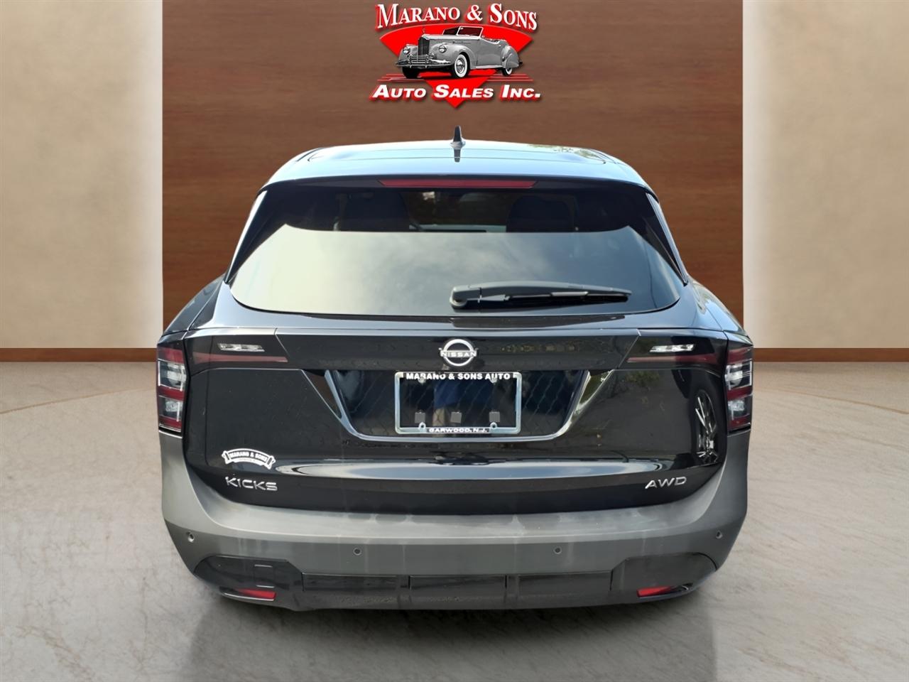 Nissan Kicks SV AWD 2025