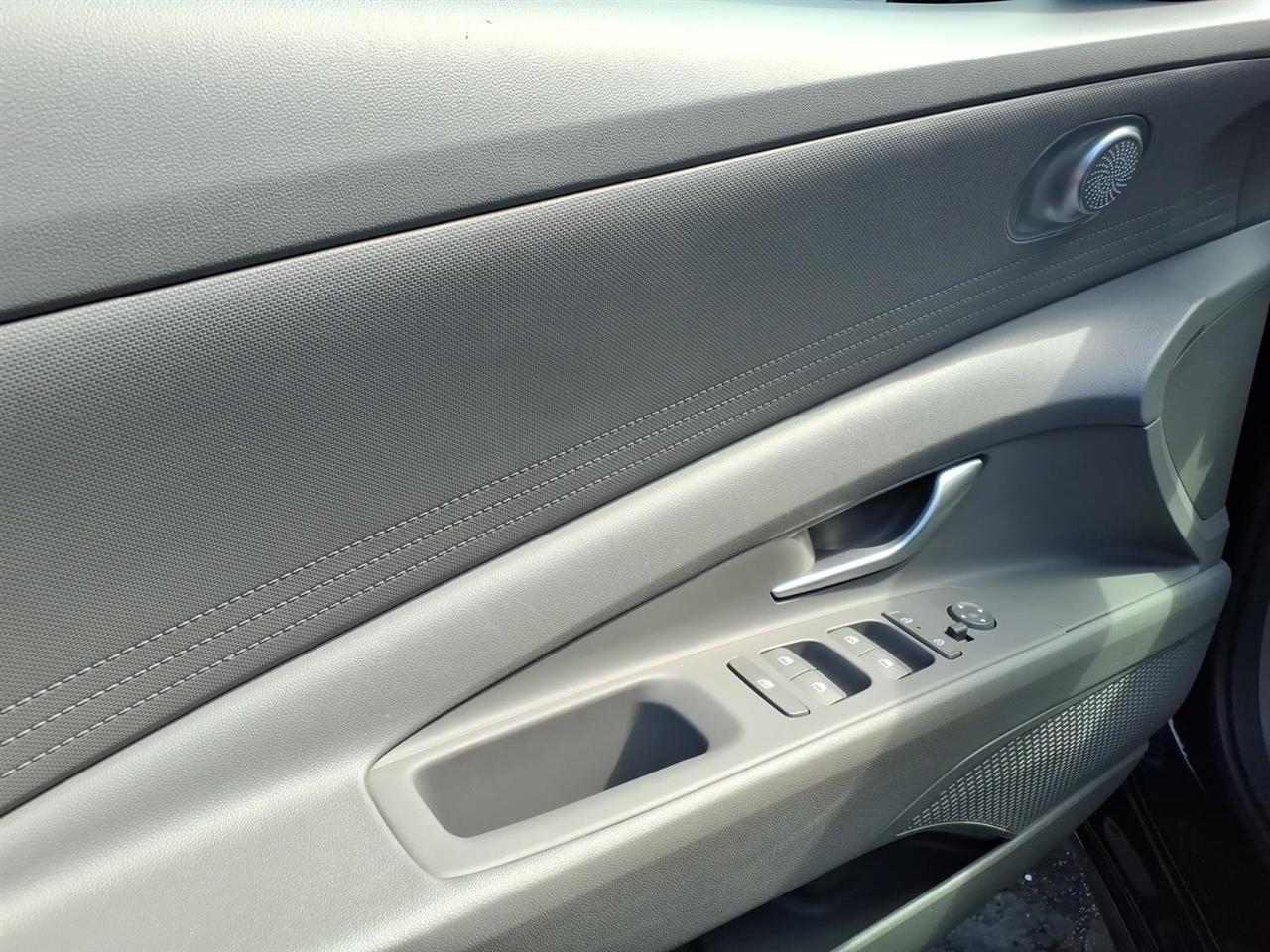 Hyundai Elantra Hybrid Blue DCT 2025