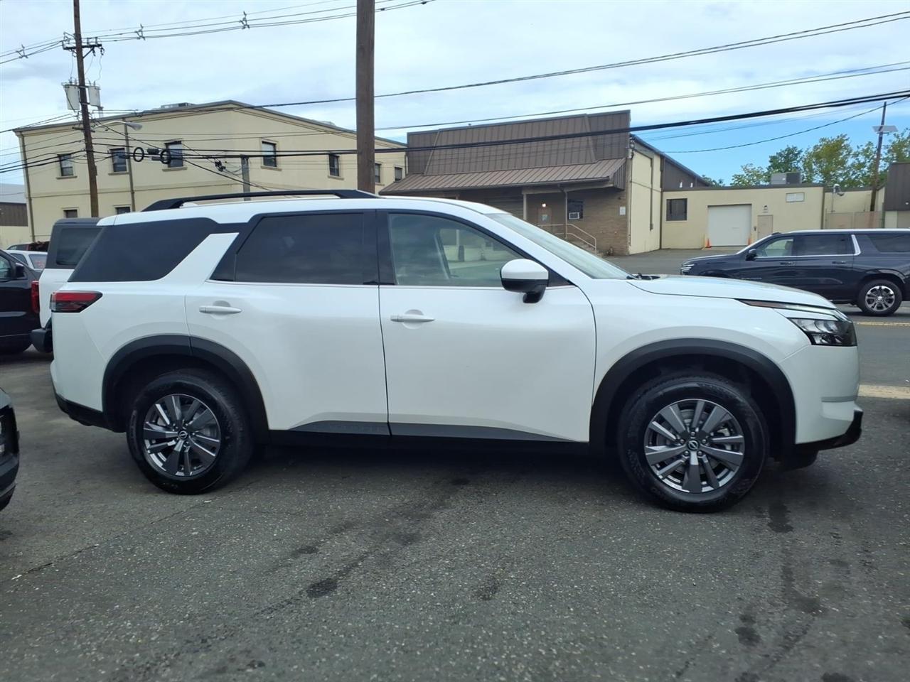 Nissan Pathfinder SV 2WD 2025