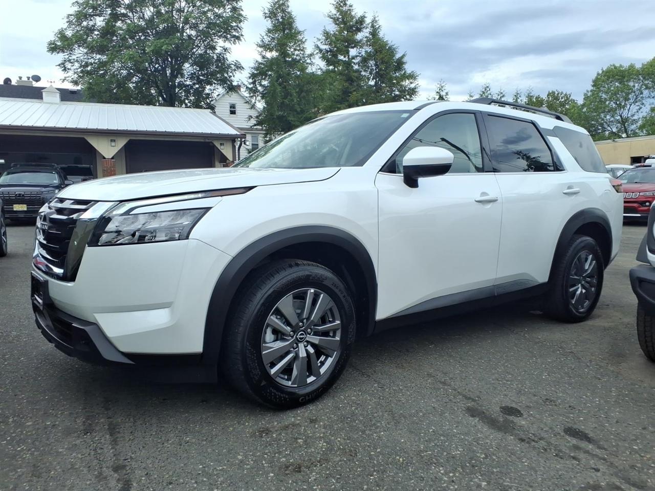 Nissan Pathfinder SV 2WD 2025