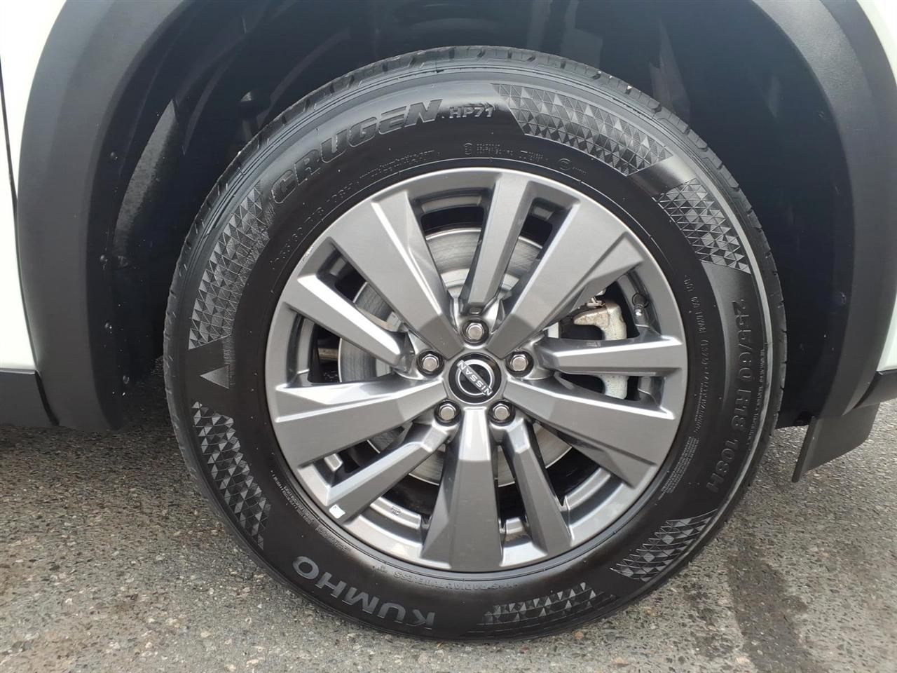 Nissan Pathfinder SV 2WD 2025