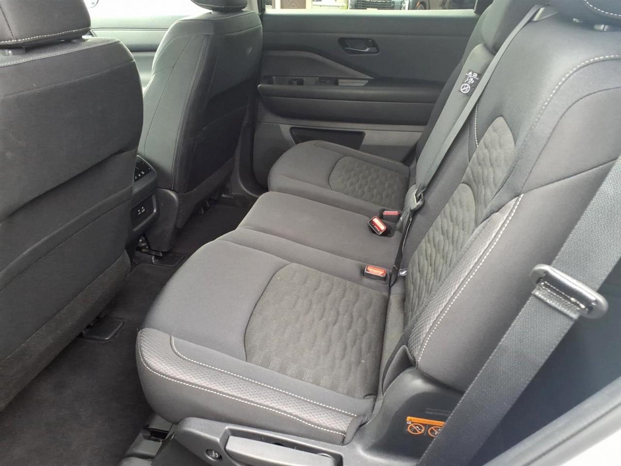 Nissan Pathfinder SV 2WD 2025