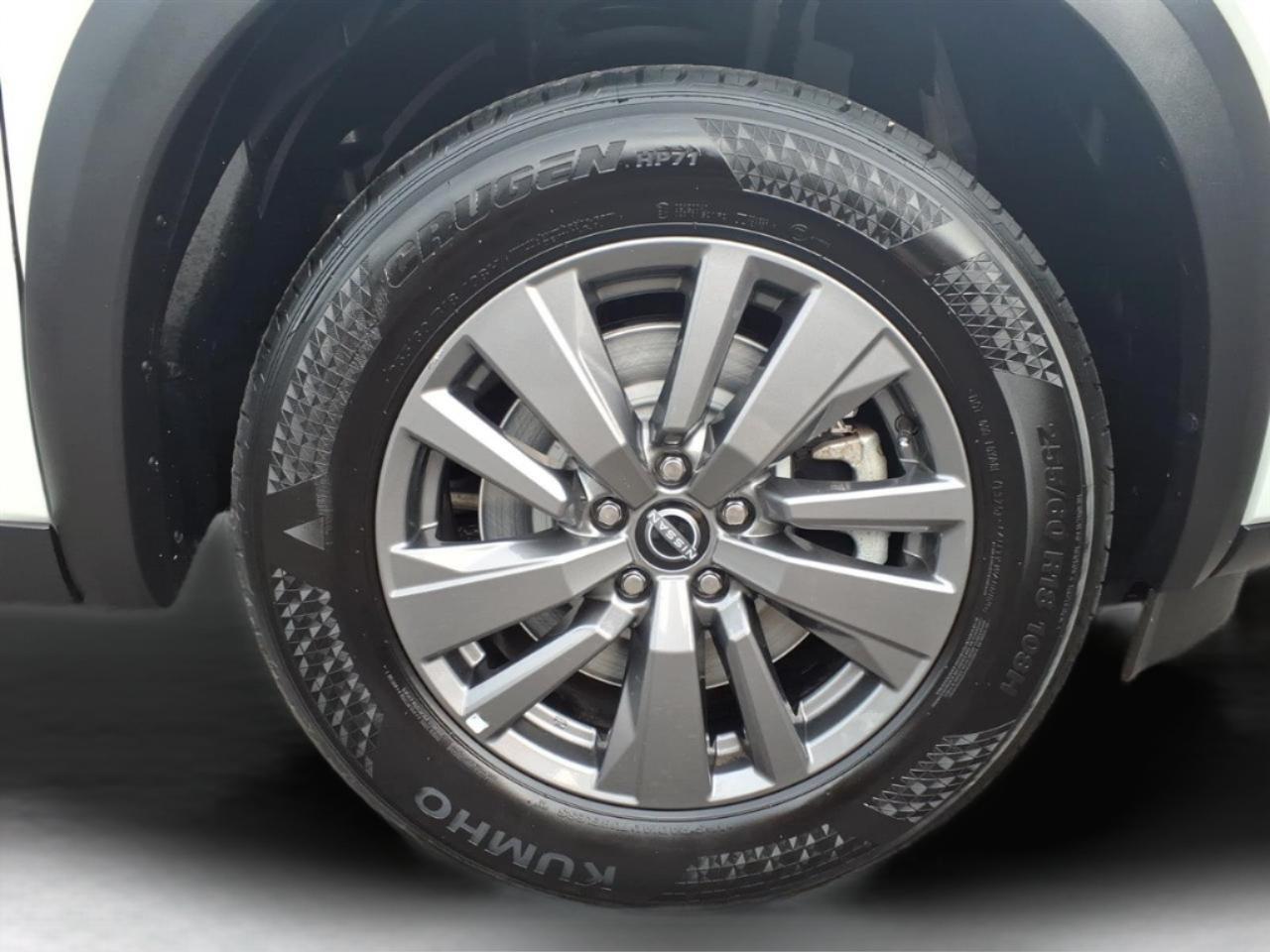 Nissan Pathfinder SV 2WD 2025