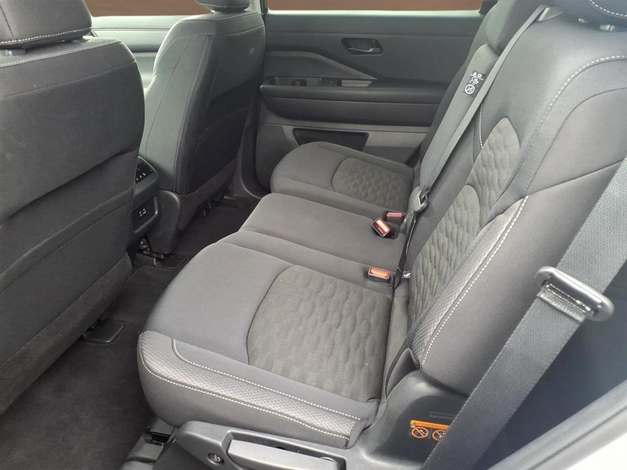 Nissan Pathfinder SV 2WD 2025