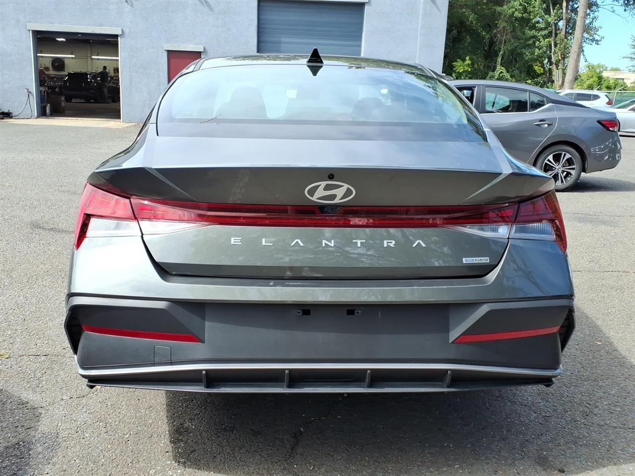 Hyundai Elantra Hybrid Blue DCT 2025