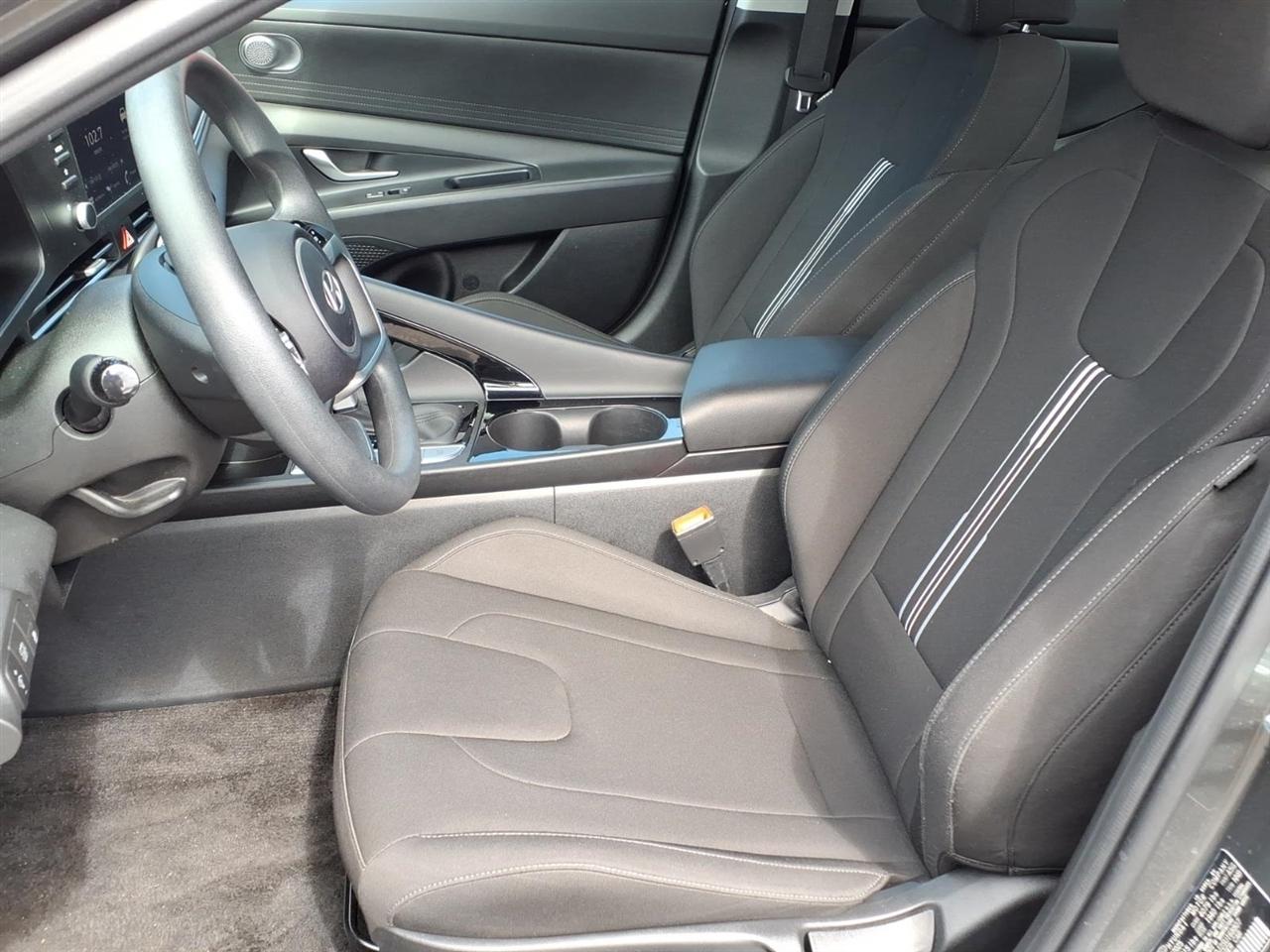 Hyundai Elantra Hybrid Blue DCT 2025