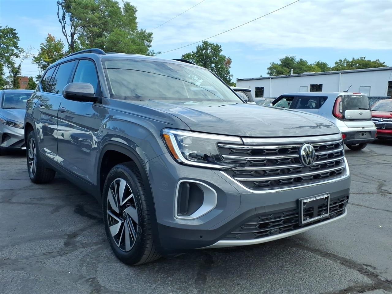 Volkswagen Atlas 2.0T SE w/Technology 4MOTION 2026