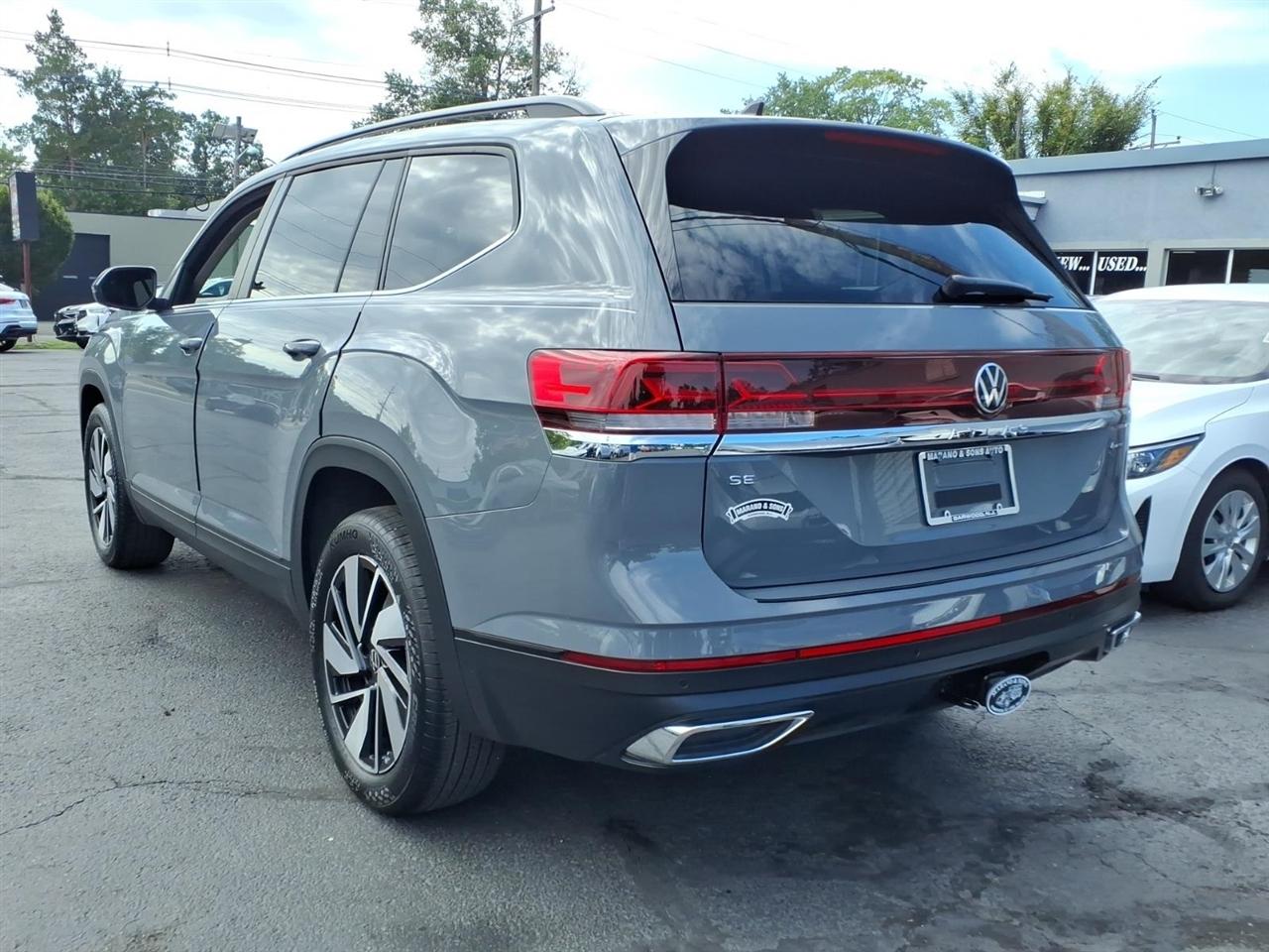 Volkswagen Atlas 2.0T SE w/Technology 4MOTION 2026