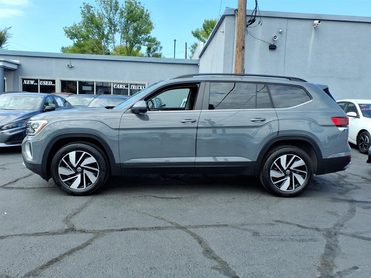 Volkswagen Atlas 2.0T SE w/Technology 4MOTION 2026