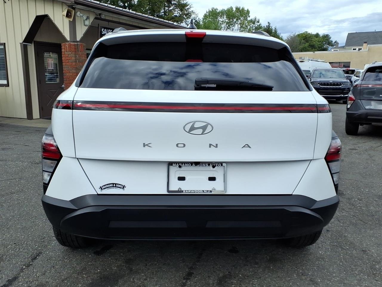 Hyundai Kona SEL FWD 2025