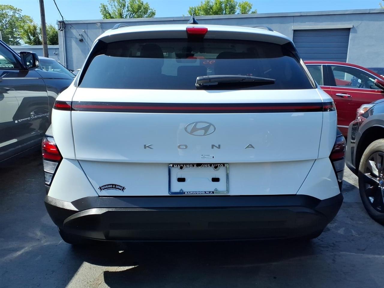 Hyundai Kona SEL FWD 2025