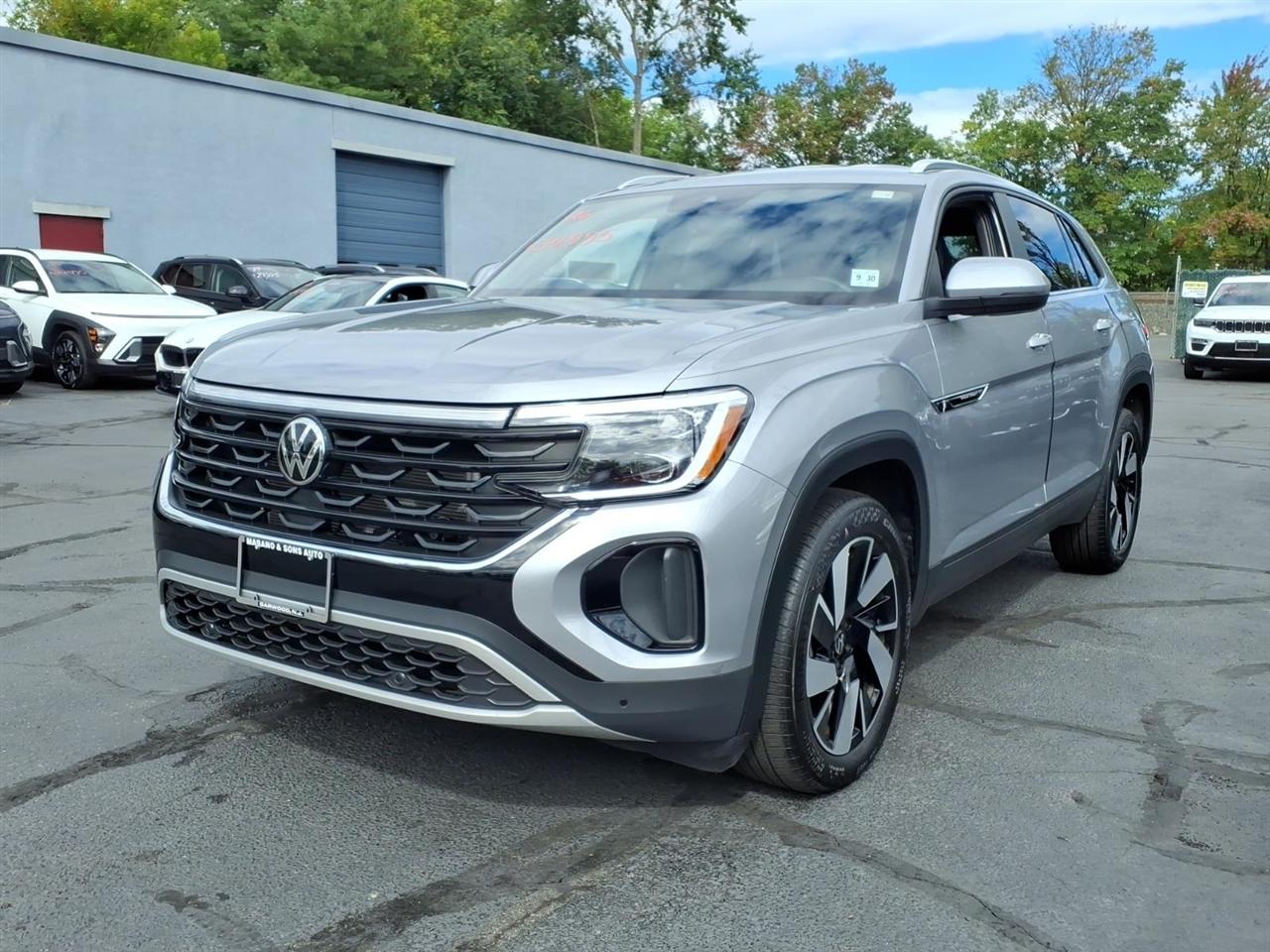 Volkswagen Atlas Cross Sport 2.0T SE w/Technology 4MOTION 2026