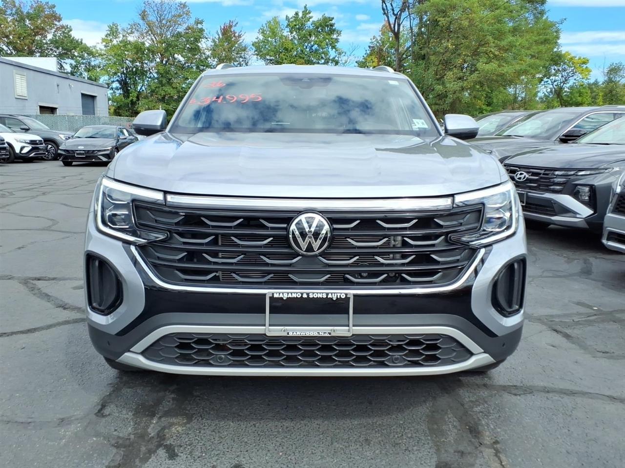 Volkswagen Atlas Cross Sport 2.0T SE w/Technology 4MOTION 2026