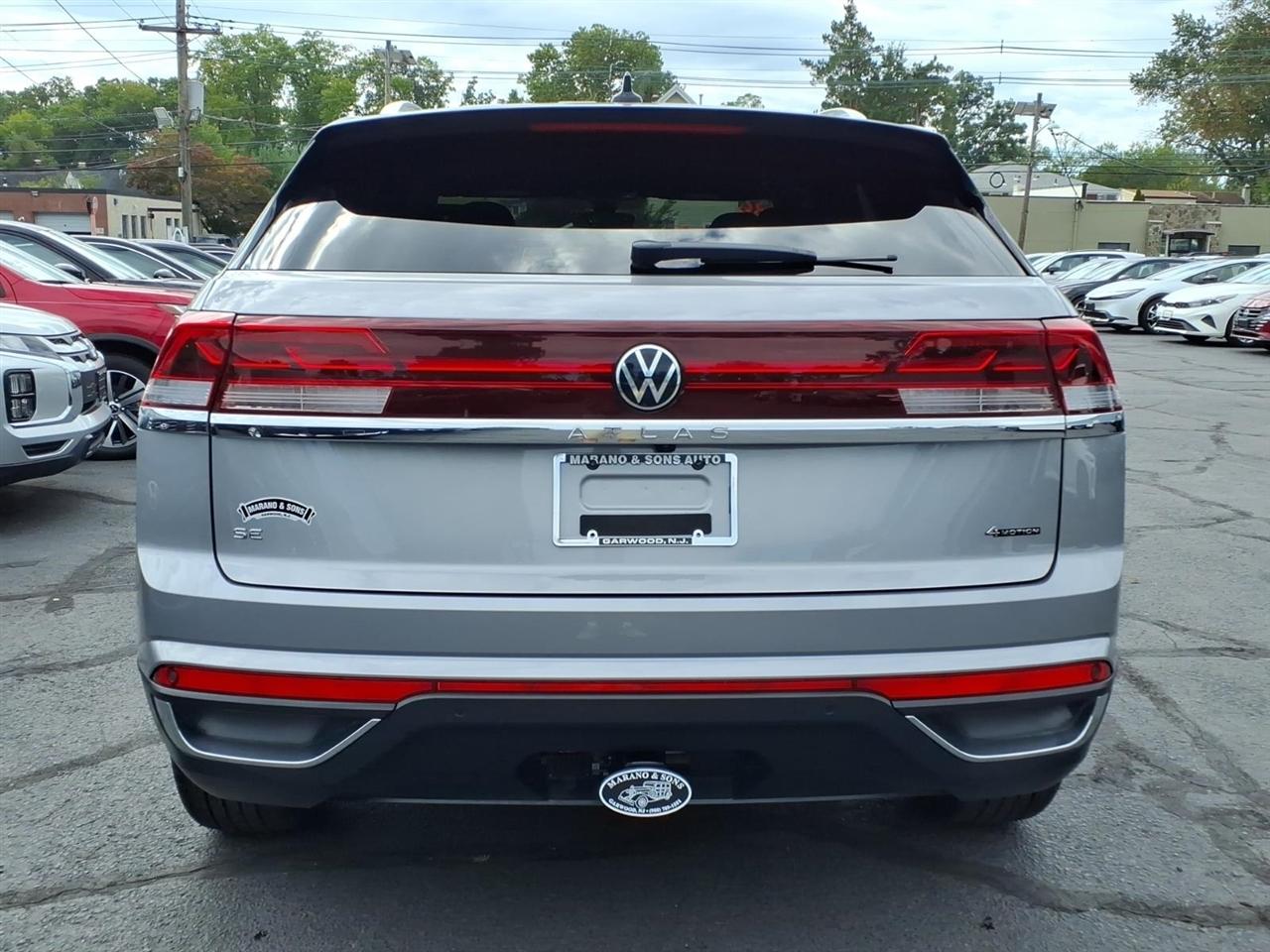 Volkswagen Atlas Cross Sport 2.0T SE w/Technology 4MOTION 2026