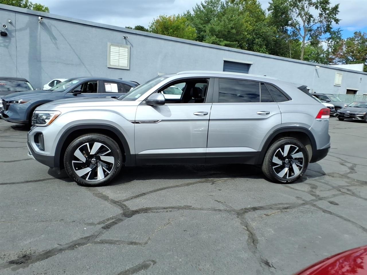 Volkswagen Atlas Cross Sport 2.0T SE w/Technology 4MOTION 2026