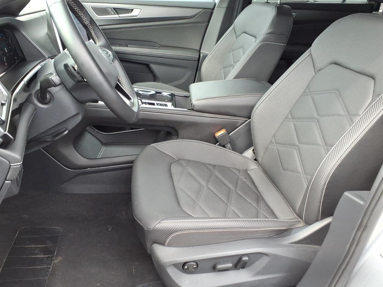 Volkswagen Atlas Cross Sport 2.0T SE w/Technology 4MOTION 2026