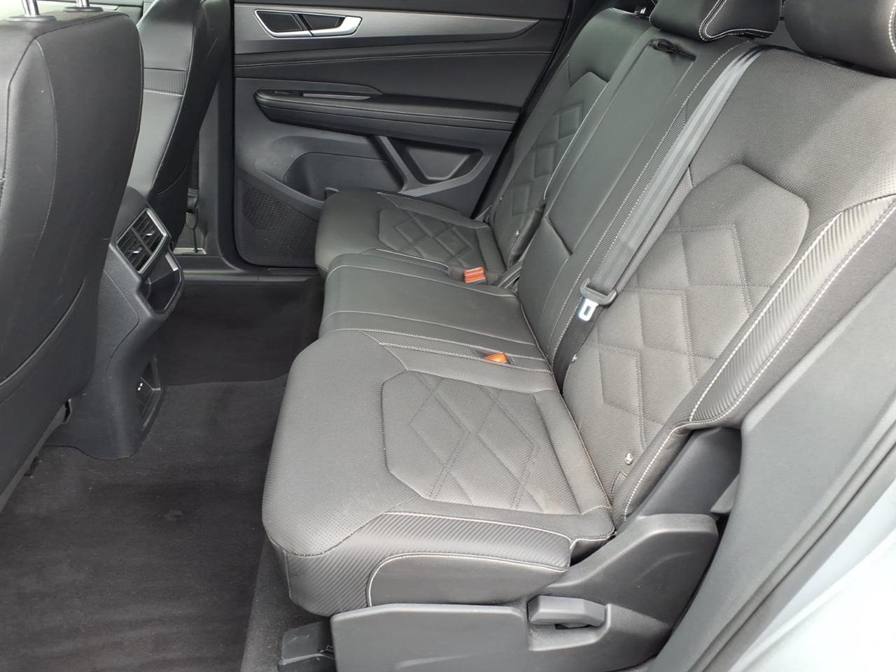 Volkswagen Atlas Cross Sport 2.0T SE w/Technology 4MOTION 2026
