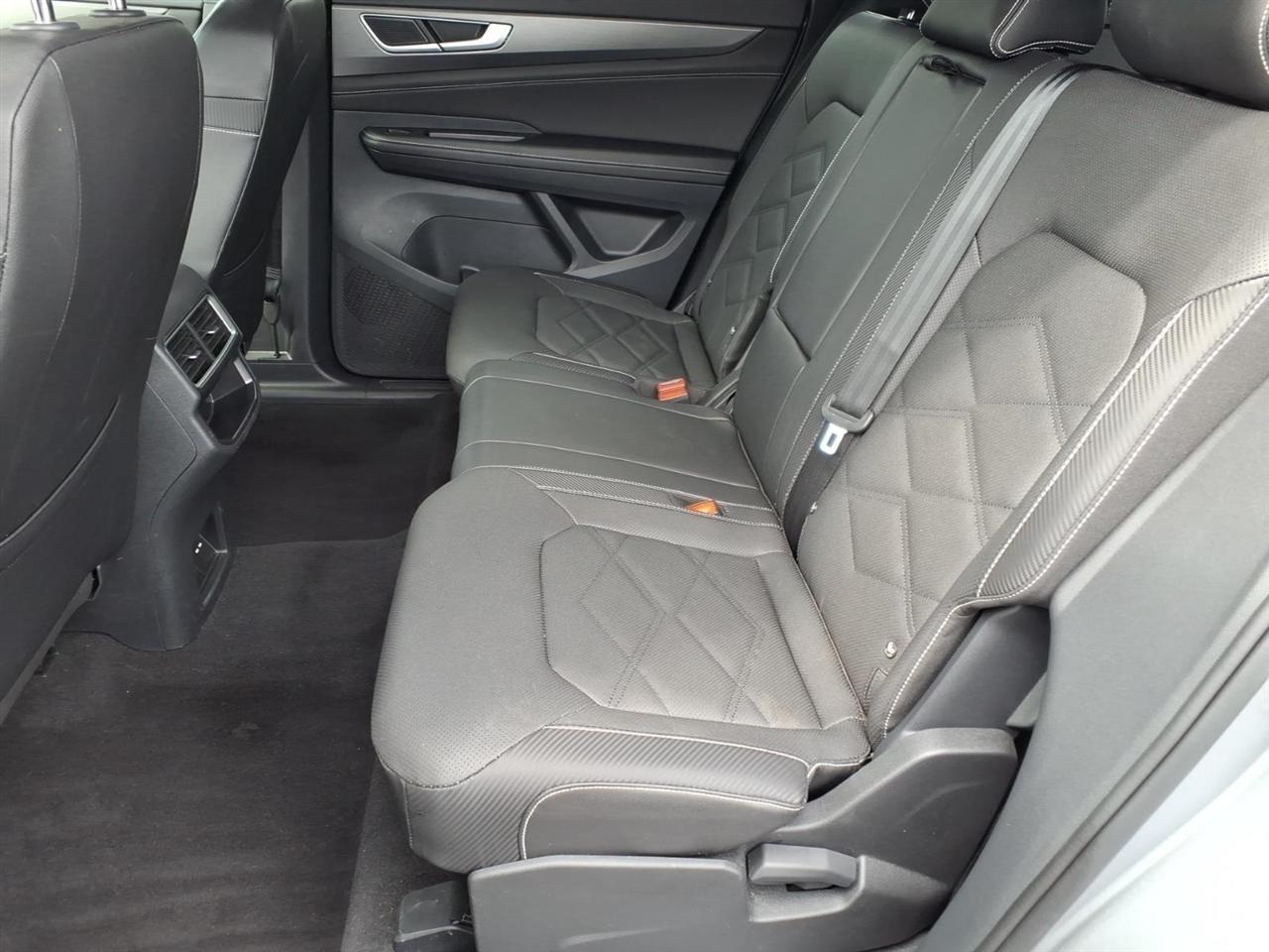 Volkswagen Atlas Cross Sport 2.0T SE w/Technology 4MOTION 2026