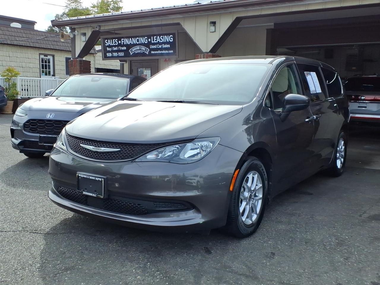 2023 Chrysler Voyager LX FWD