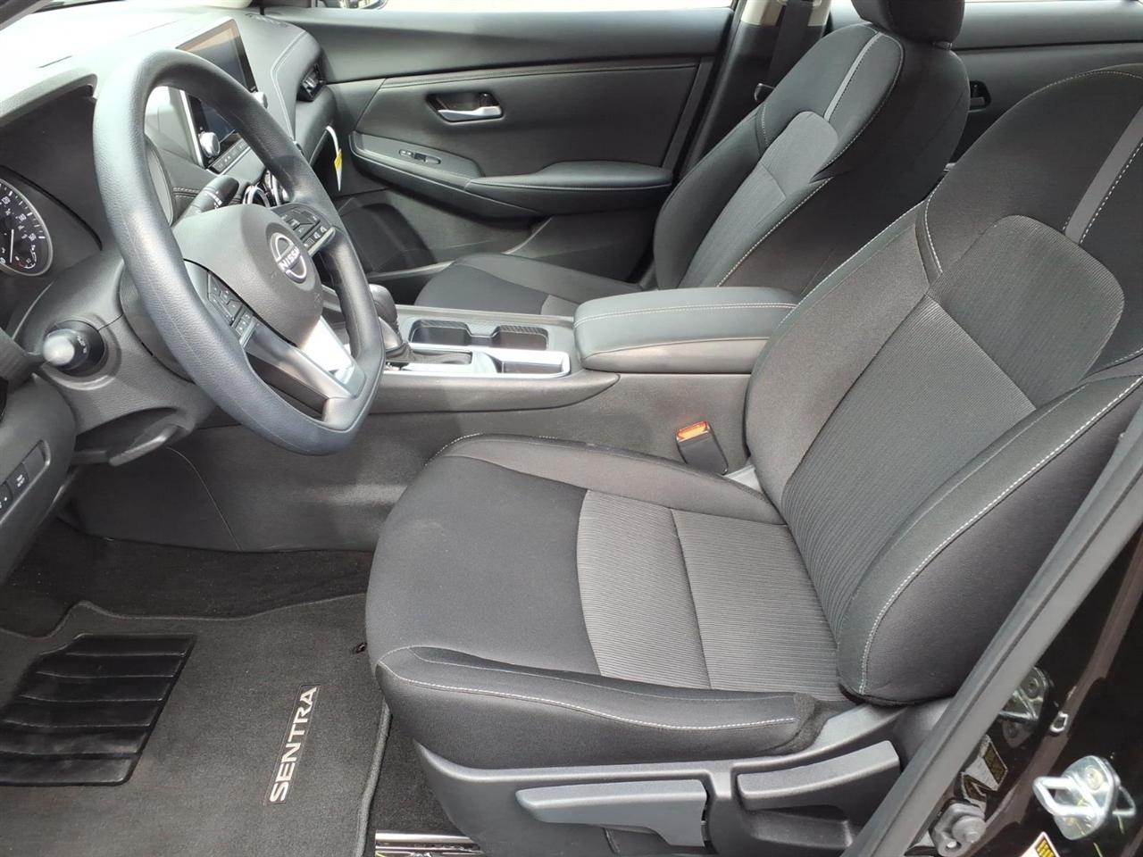 Nissan Sentra SV CVT 2025