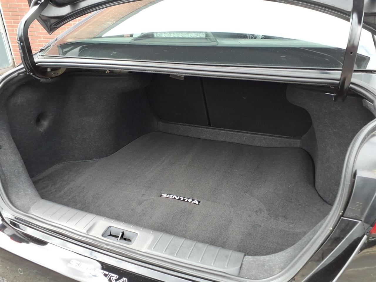 Nissan Sentra SV CVT 2025