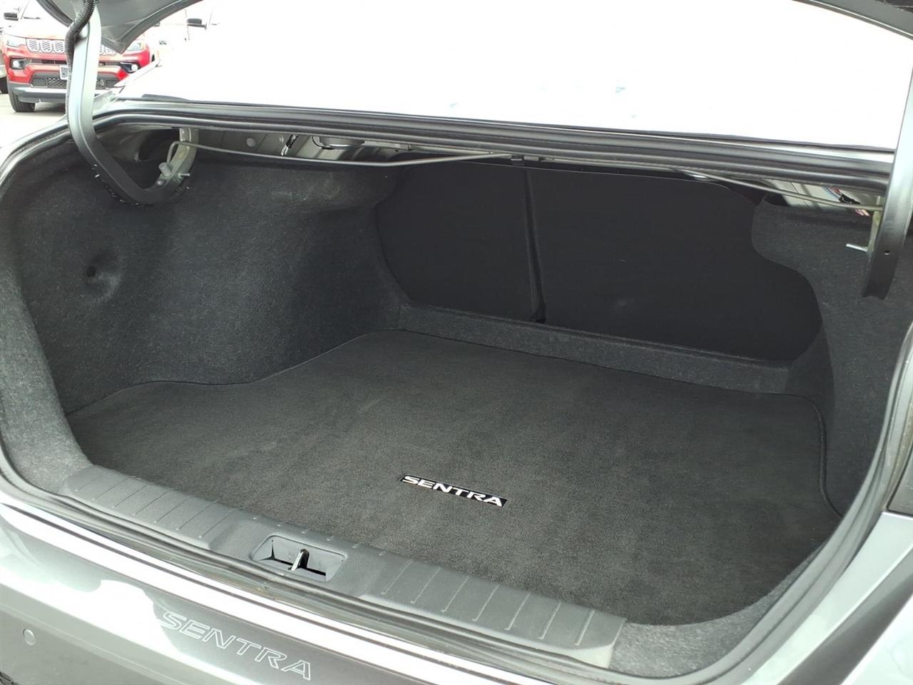 Nissan Sentra SV CVT 2025