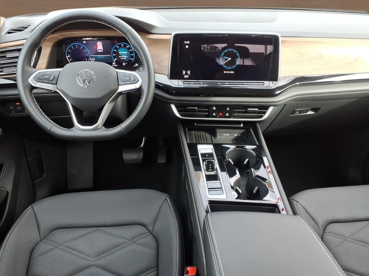 Volkswagen Atlas 2.0T SE w/Technology 4MOTION 2026