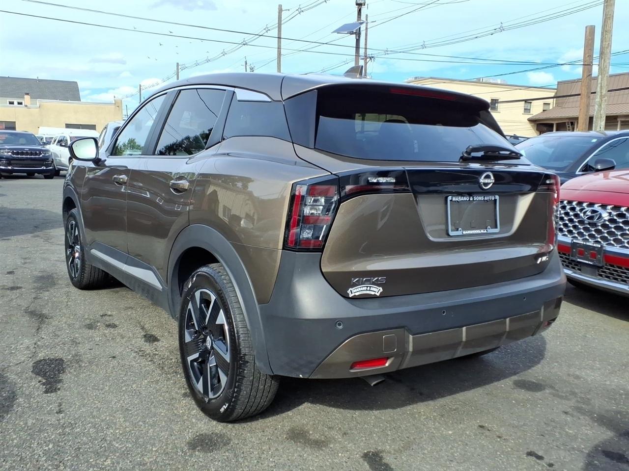 Nissan Kicks SV AWD 2025