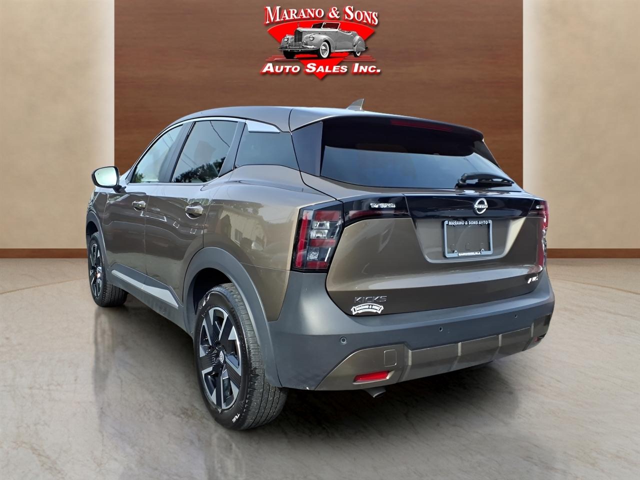 Nissan Kicks SV AWD 2025